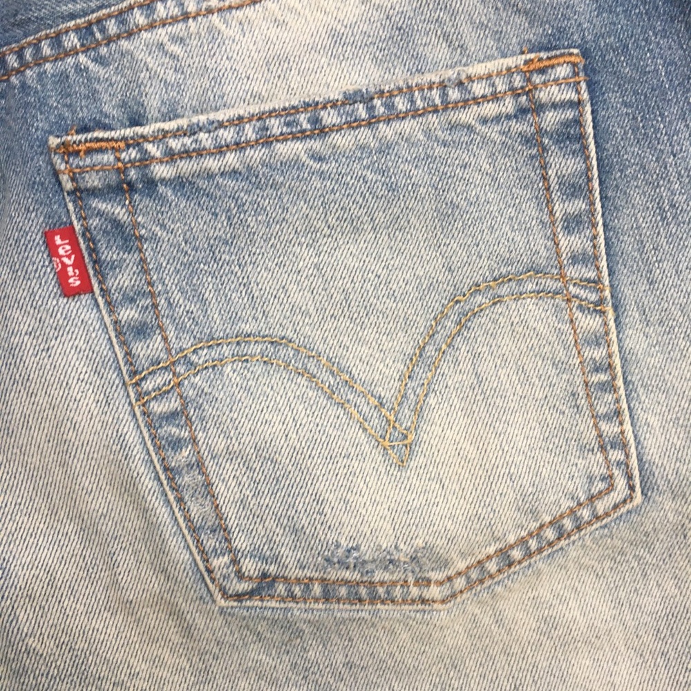 Levi’s 501 Shorts - Picture 7 of 10